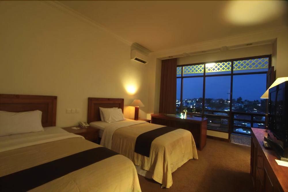 Mesra Business & Resort Hotel Samarinda Ngoại thất bức ảnh