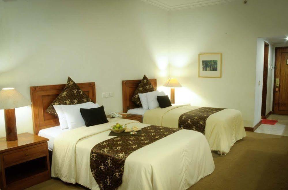 Mesra Business & Resort Hotel Samarinda Ngoại thất bức ảnh
