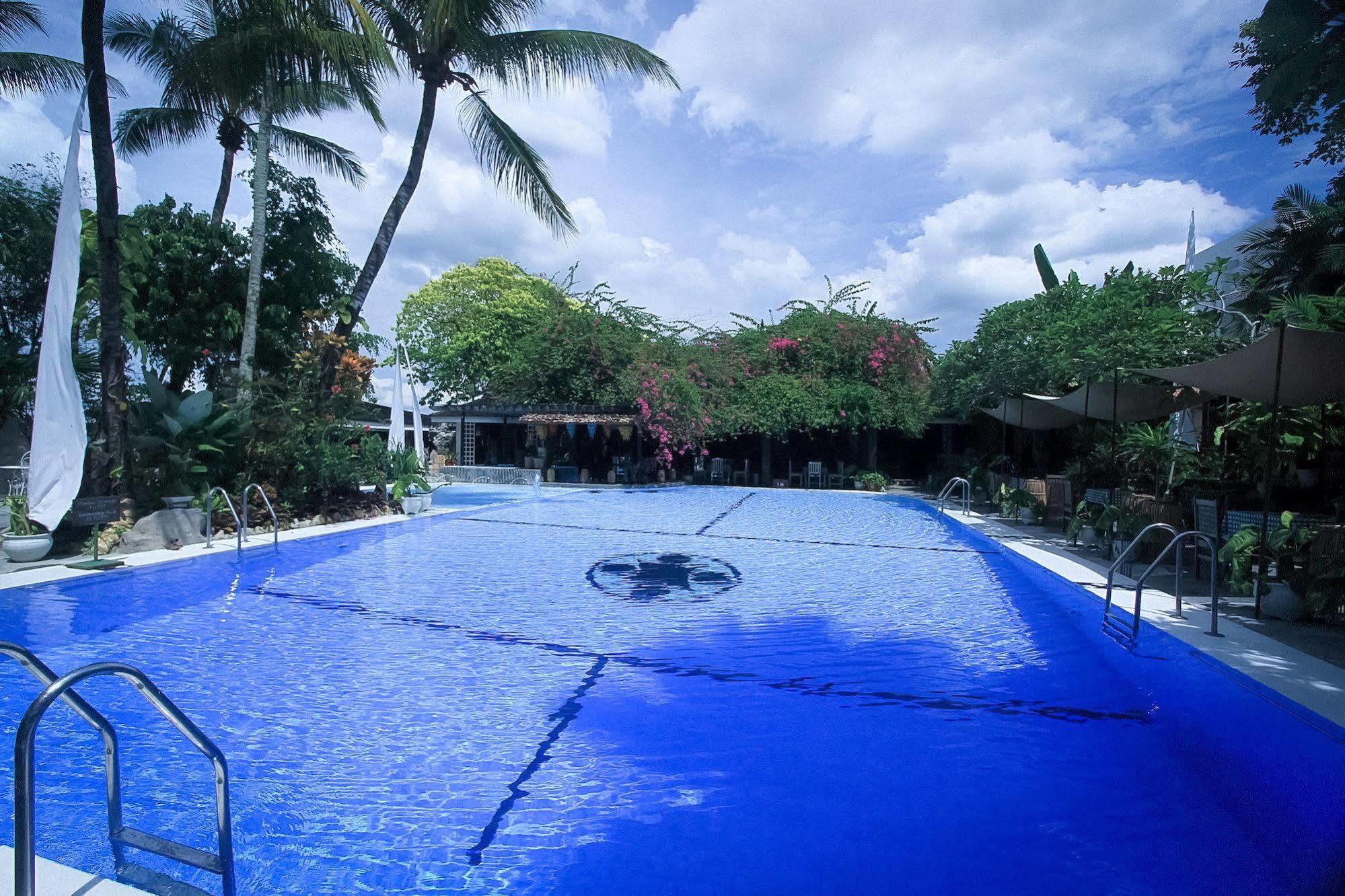 Mesra Business & Resort Hotel Samarinda Ngoại thất bức ảnh
