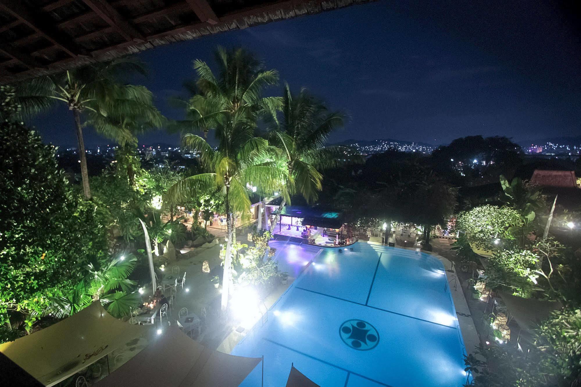 Mesra Business & Resort Hotel Samarinda Ngoại thất bức ảnh