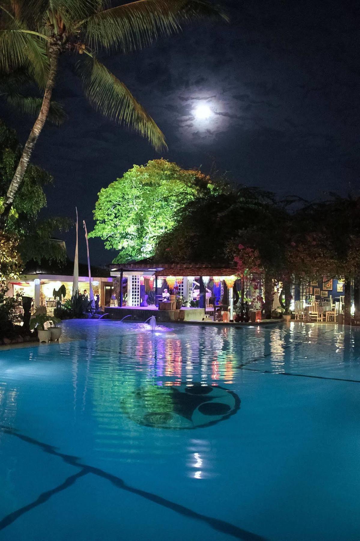 Mesra Business & Resort Hotel Samarinda Ngoại thất bức ảnh